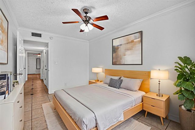 1220 Shadowdale Drive 6, Houston, TX 77043