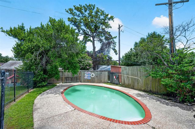 1220 Shadowdale Drive 6, Houston, TX 77043