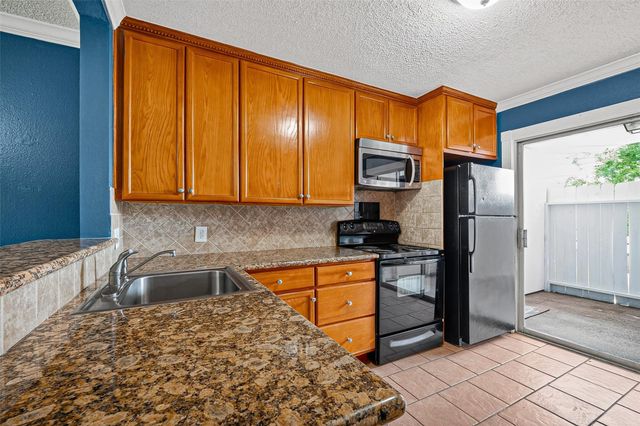 1220 Shadowdale Drive 6, Houston, TX 77043