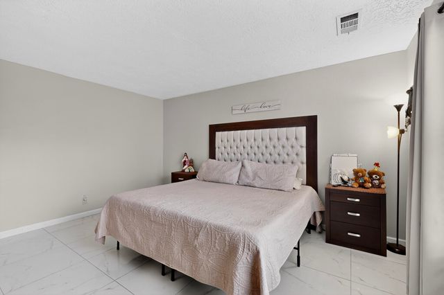 469 Wagon Train Drive SE, Rio Rancho, NM 87124