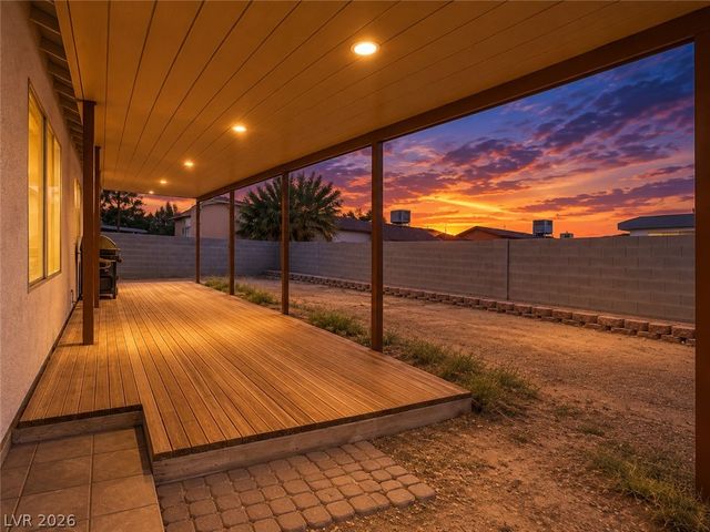 2441 Saguaro Point Street, Las Vegas, NV 89115