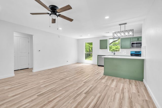 5620 Hiett Court, Fort Worth, TX 76112