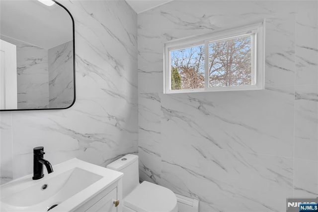 46 Chamberlain Avenue, Little Ferry, NJ 07643