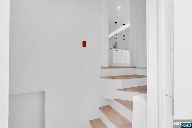 46 Chamberlain Avenue, Little Ferry, NJ 07643