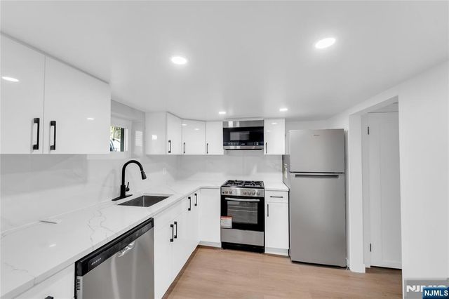 46 Chamberlain Avenue, Little Ferry, NJ 07643