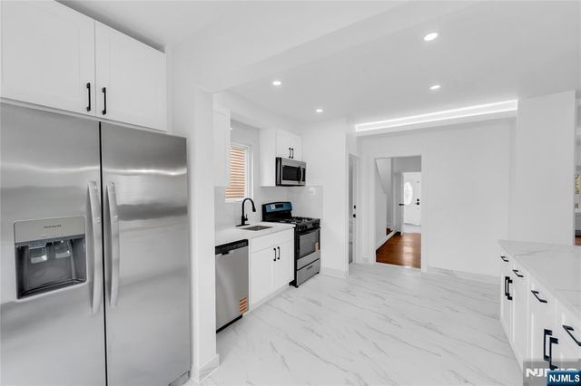 46 Chamberlain Avenue, Little Ferry, NJ 07643