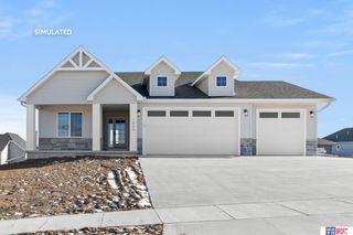 9111 Castle Pine Drive, Lincoln, NE 68516