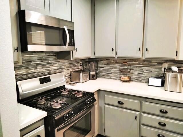 1042 Christobal Lane, Colton, CA 92324