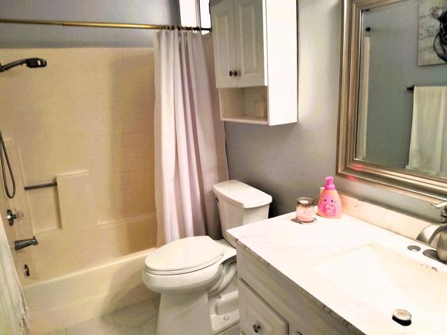 1042 Christobal Lane, Colton, CA 92324