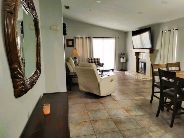 1042 Christobal Lane, Colton, CA 92324