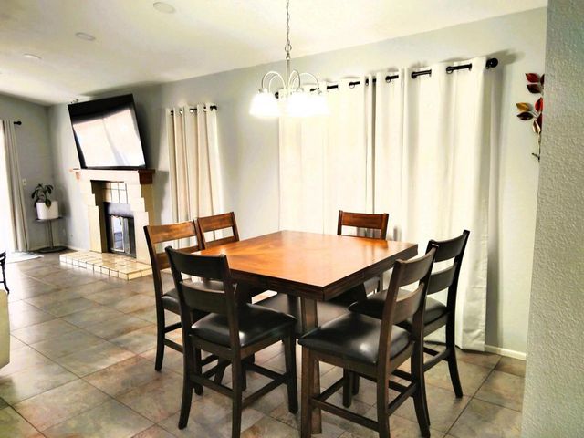 1042 Christobal Lane, Colton, CA 92324