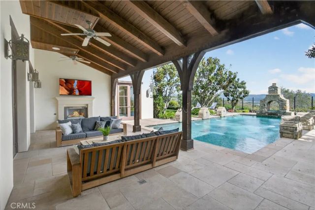 18 Mission Ridge Road, Ladera Ranch, CA 92694