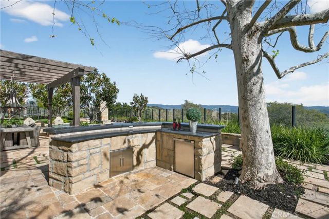 18 Mission Ridge Road, Ladera Ranch, CA 92694