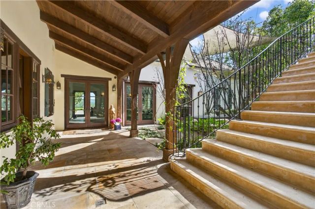 18 Mission Ridge Road, Ladera Ranch, CA 92694