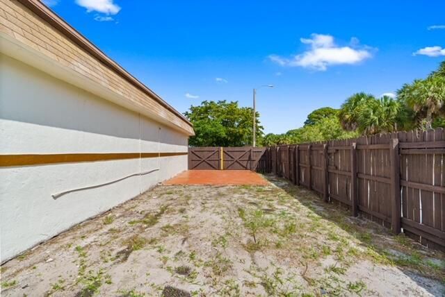 3930 NW 207 St Road, Miami Gardens, FL 33055