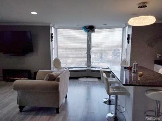 8200 Jefferson Avenue E 803, Detroit, MI 48214