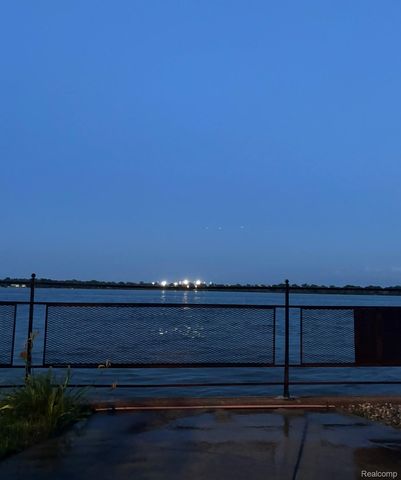 8200 Jefferson Avenue E 803, Detroit, MI 48214