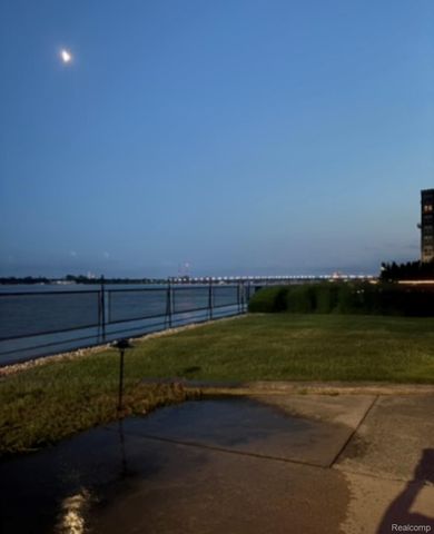 8200 Jefferson Avenue E 803, Detroit, MI 48214