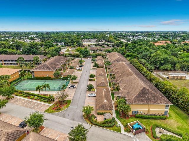1051 WINDING PINES CIRCLE 105, Cape Coral, FL 33909