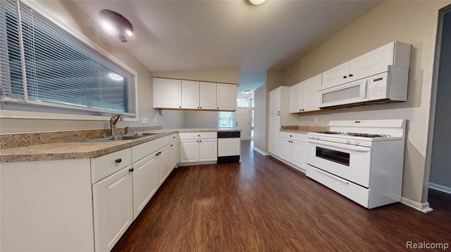 1198 Neafie Avenue, Pontiac, MI 48342