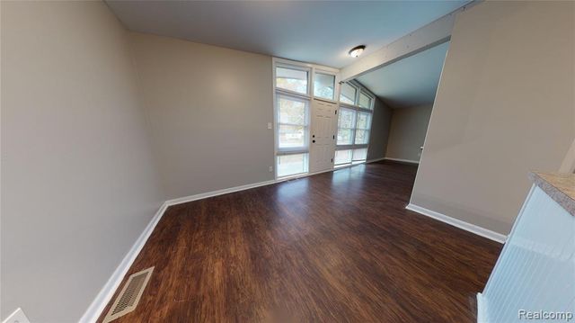 1198 Neafie Avenue, Pontiac, MI 48342