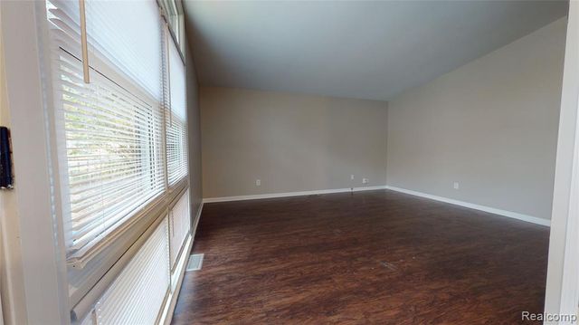 1198 Neafie Avenue, Pontiac, MI 48342