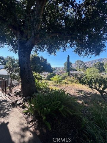 8228 Wentworth Street, Sunland, CA 91040