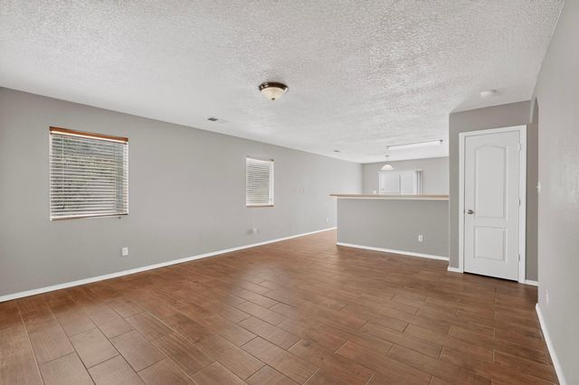 30 Tome Vista Drive, Los Lunas, NM 87031
