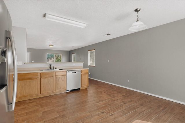 30 Tome Vista Drive, Los Lunas, NM 87031