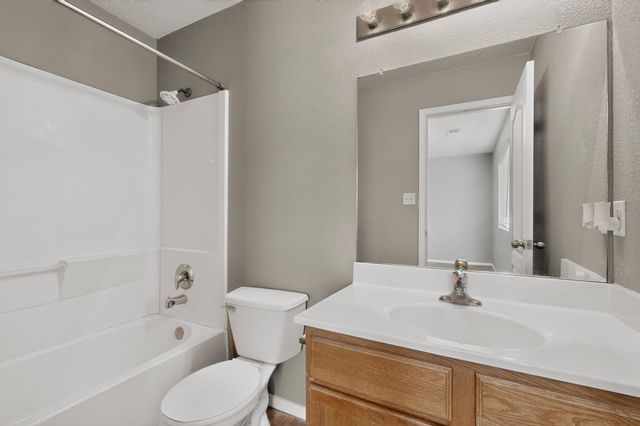 30 Tome Vista Drive, Los Lunas, NM 87031