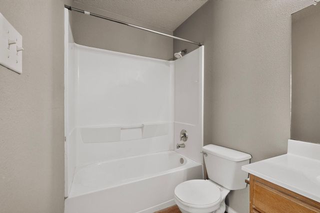30 Tome Vista Drive, Los Lunas, NM 87031
