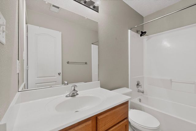 30 Tome Vista Drive, Los Lunas, NM 87031