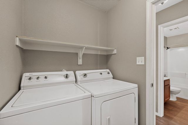 30 Tome Vista Drive, Los Lunas, NM 87031