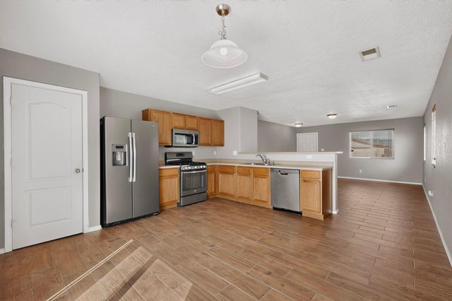 30 Tome Vista Drive, Los Lunas, NM 87031