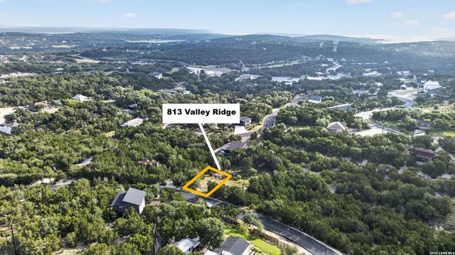 823 VALLEY RDG, Canyon Lake, TX 78133