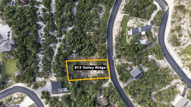 823 VALLEY RDG, Canyon Lake, TX 78133