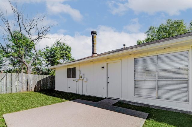 213 Willoughby Drive, Richmond, TX 77469