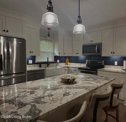12009 Brookmoor Dr, Louisville, KY 40243