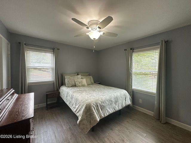 12009 Brookmoor Dr, Louisville, KY 40243