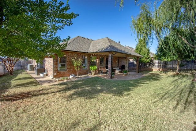 2636 SE 7th Street, Moore, OK 73160