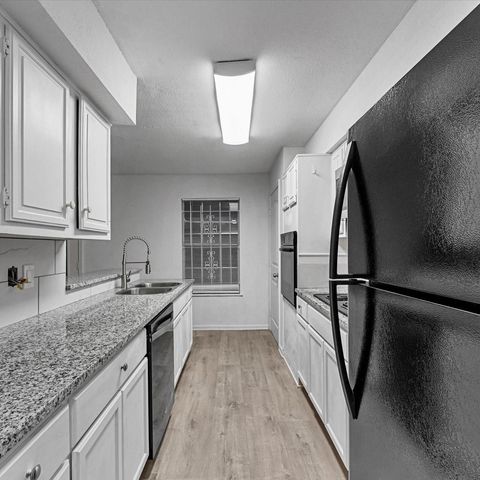 11887 Algonquin Drive, Houston, TX 77089