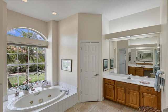 1136 HIGHLAND GREENS DRIVE, Venice, FL 34285