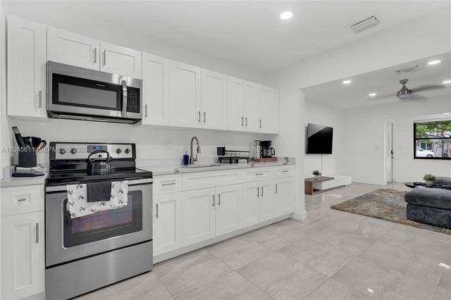 2827 Adams Street, Hollywood, FL 33020