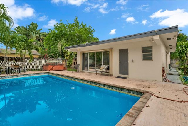2827 Adams Street, Hollywood, FL 33020