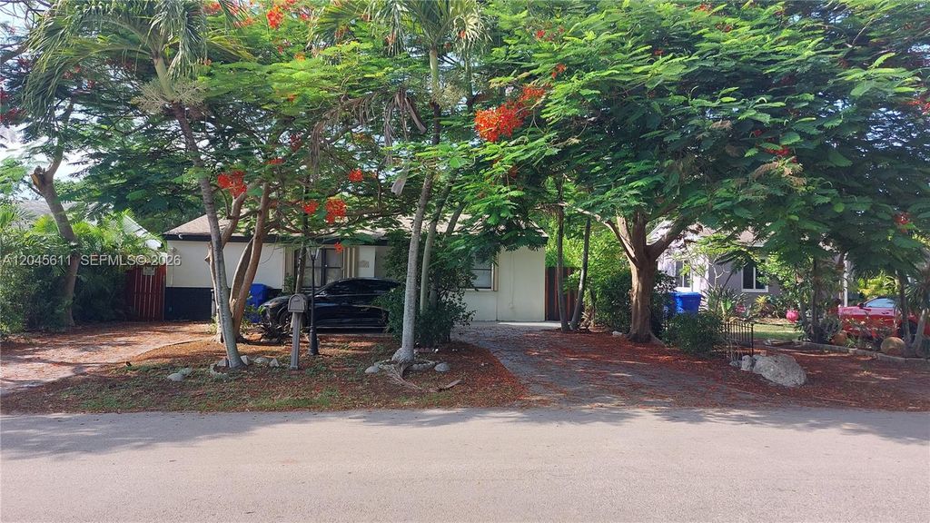 2827 Adams Street, Hollywood, FL 33020