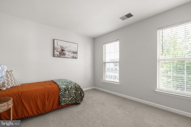 80 BATTLEFIELD DR, Charles Town, WV 25414