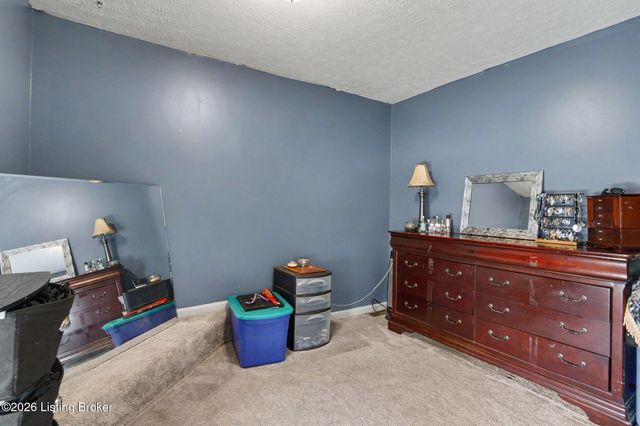 1100 E Oak St, Louisville, KY 40204