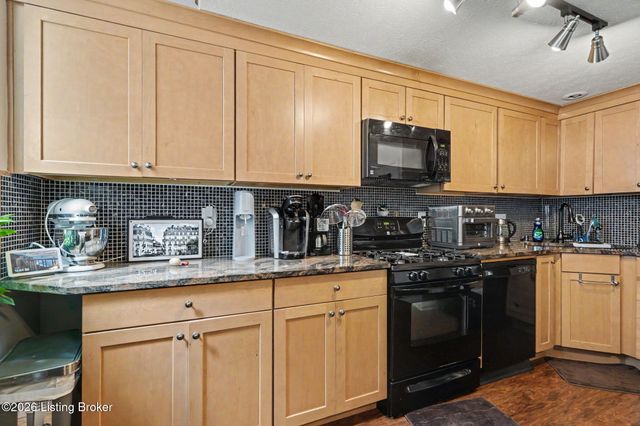 1100 E Oak St, Louisville, KY 40204
