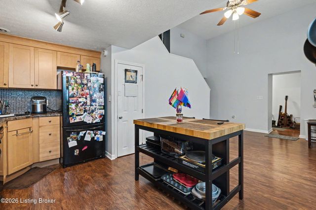 1100 E Oak St, Louisville, KY 40204