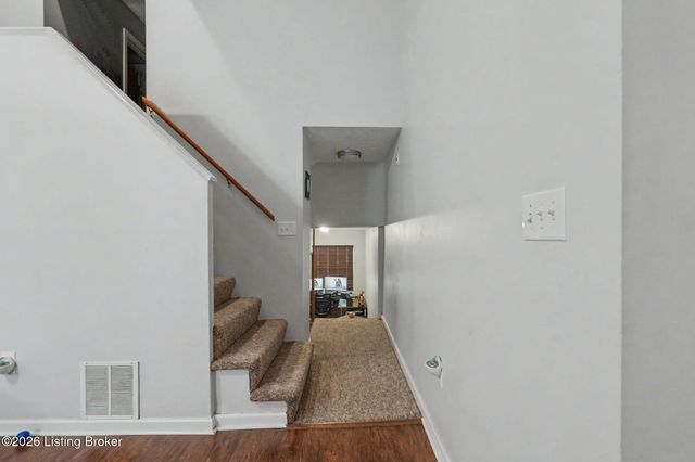 1100 E Oak St, Louisville, KY 40204